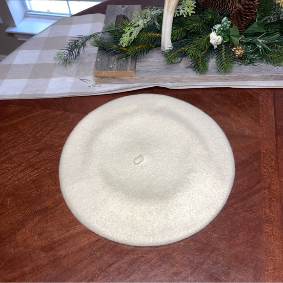 Beret Basque | Accessories | Vintage Beret Basque De Luxe 0 Wool Ivory ...